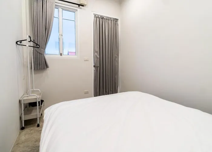 Pier 808 *