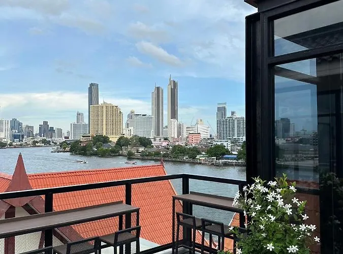 Pier 808 *