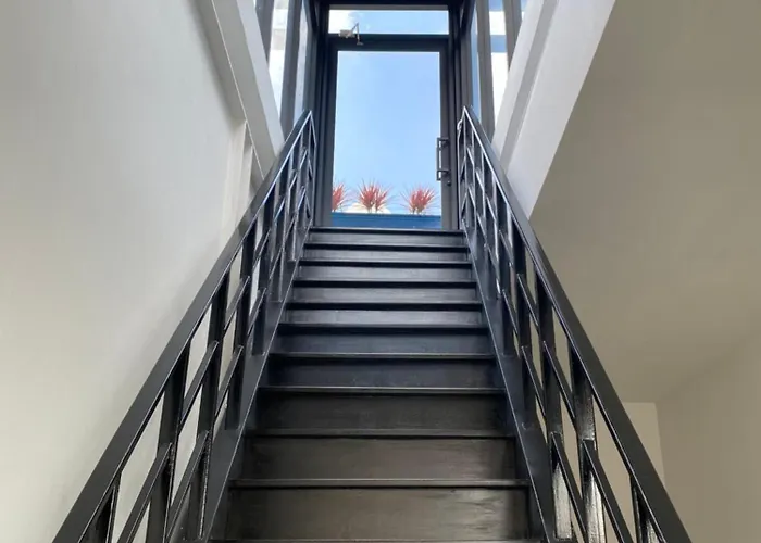 Pier 808 Albergue *