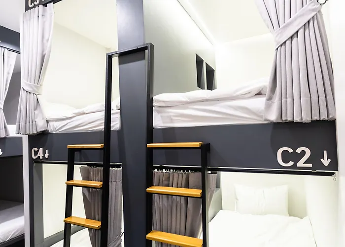 Pier 808 Albergue *