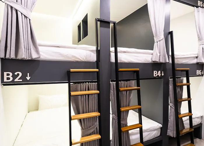 Pier 808 Albergue *