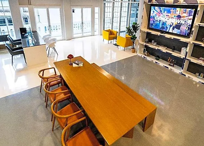 Pier 808