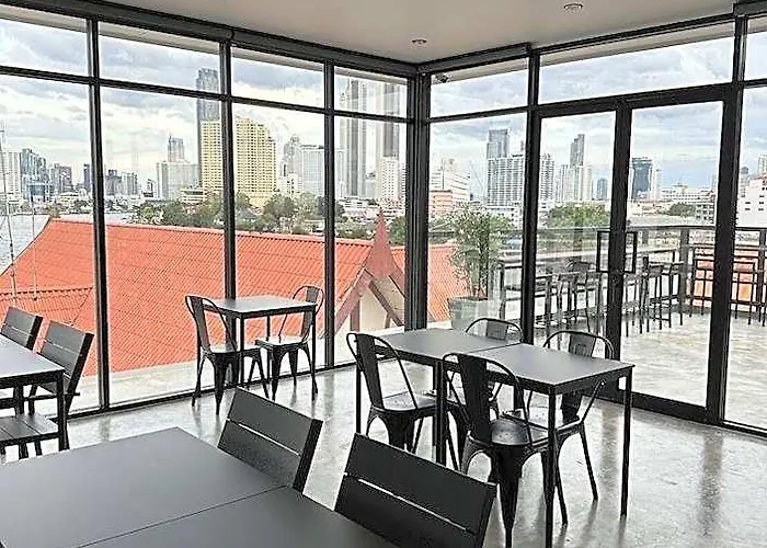 Pier 808 *