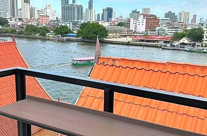 Pier 808 *