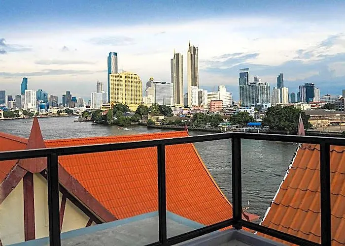 Albergue Pier 808 *
